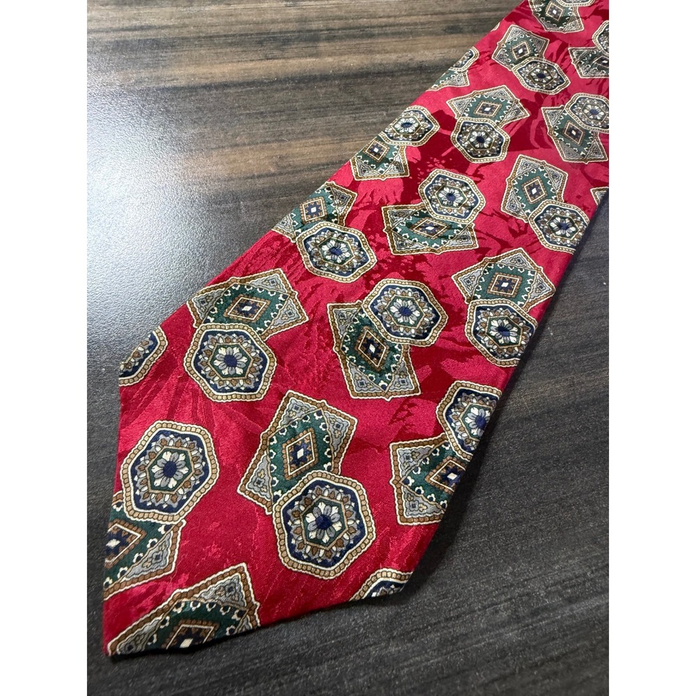 Graves & Cox Mens Red Geometric Medallion Silk Necktie Lexington KY Traditional